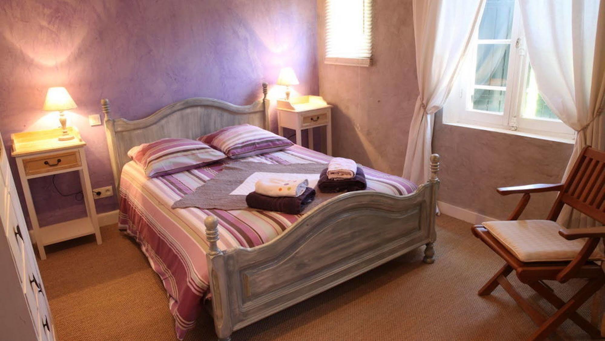 Bed and Breakfast Domaine Des Deux Cedres Gauriac Exteriér fotografie